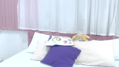 Snapshot of lexi_bloom chatting on 02.15.25 Gabrielle online show from 02.15.25