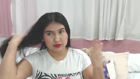 Snapshot of lexi_bloom chatting on 02.20.25 Gabrielle online show from 02.20.25