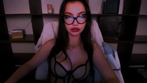 Alexia online show from 12.25.24