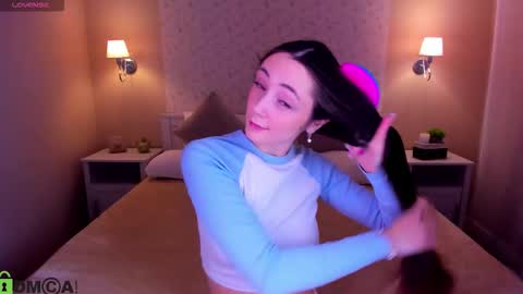 Snapshot of lexi_split chatting on 10.09.25 Lexi GTM2 MonWedThurSatSun 1000am-400pm online show from 10.09.25