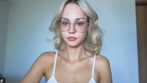 Lexie online show from 06.17.26