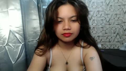 Snapshot of lexielar chatting on 01.01.25 LEXIE online show from 01.01.25