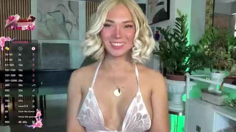 lexiesmith_ online show from 04.20.26
