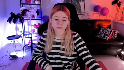 Lexi Wenford NO NUDE GODDESS online show from 12.10.24