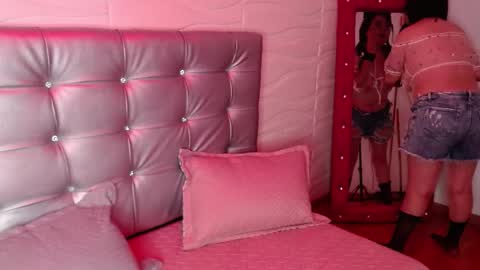 Snapshot of lexy_wild1 chatting on 10.22.25 lexy_wild1 online show from 10.22.25