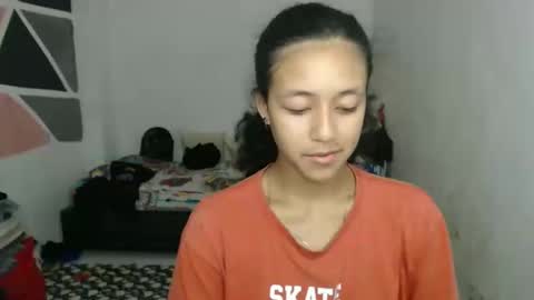 Snapshot of ley_blus1 chatting on 12.10.24 lolita online show from 12.10.24