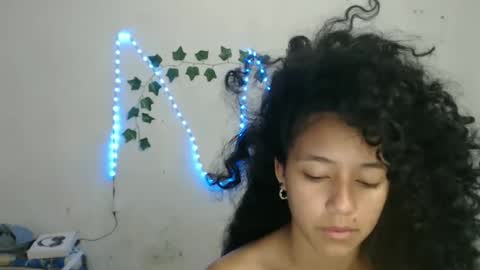 Snapshot of ley_blus1 chatting on 01.06.25 lolita online show from 01.06.25