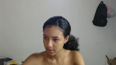 Snapshot of ley_blus1 chatting on 02.04.25 lolita online show from 02.04.25