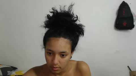 Snapshot of ley_blus1 chatting on 02.05.25 lolita online show from 02.05.25