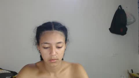 Snapshot of ley_blus1 chatting on 02.10.25 lolita online show from 02.10.25