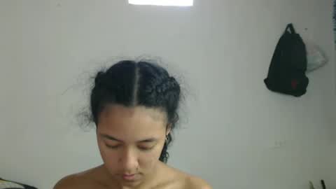 Snapshot of ley_blus1 chatting on 02.11.25 lolita online show from 02.11.25