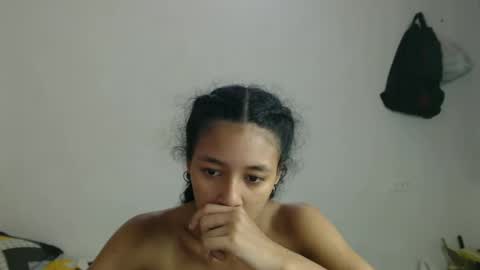 Snapshot of ley_blus1 chatting on 02.11.25 lolita online show from 02.11.25