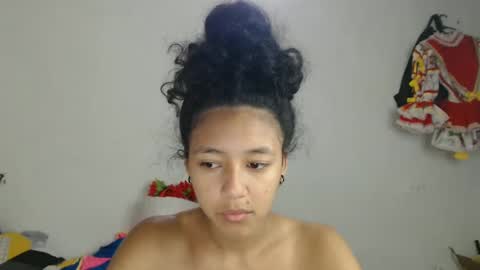 Snapshot of ley_blus1 chatting on 02.18.25 lolita online show from 02.18.25