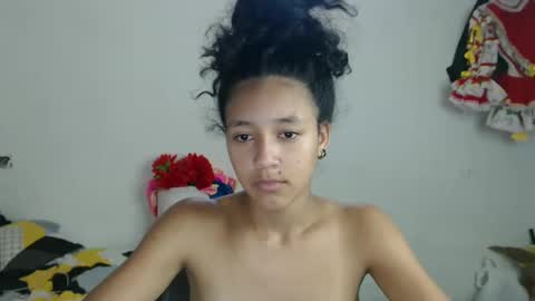 Snapshot of ley_blus1 chatting on 02.19.25 lolita online show from 02.19.25