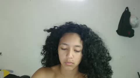 Snapshot of ley_blus1 chatting on 02.21.25 lolita online show from 02.21.25