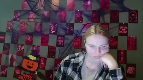 Leyla online show from 10.10.25