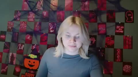 Leyla online show from 10.27.25