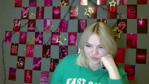 Leyla online show from 12.23.25