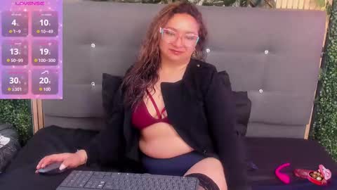 Leyla smithh online show from 09.11.25