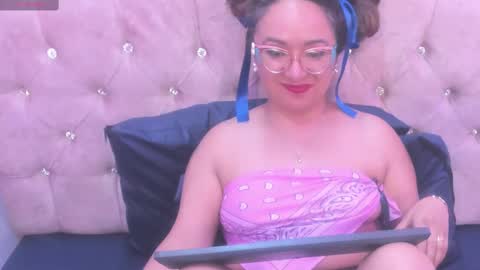 Leyla smithh online show from 10.09.25