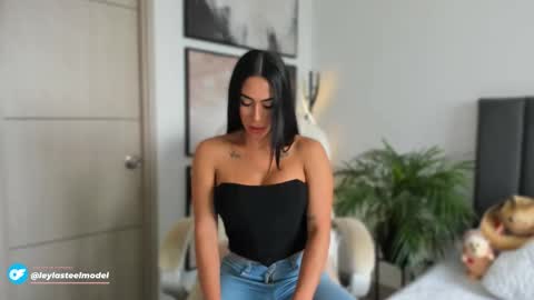 INSTA leylasteel model         online show from 10.04.25
