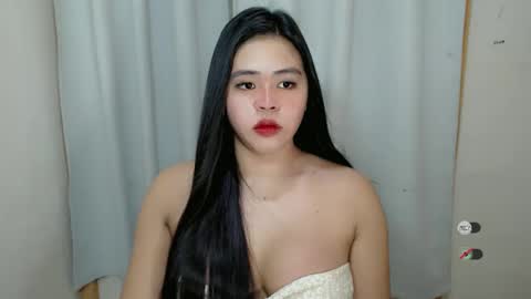 Snapshot of lhara_cumming chatting on 12.15.24 LHARA online show from 12.15.24