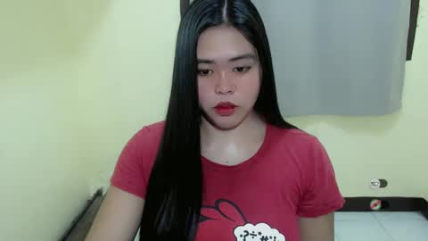 Snapshot of lhara_cumming chatting on 02.24.25 LHARA online show from 02.24.25