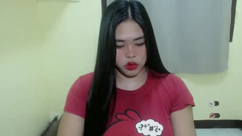 Snapshot of lhara_cumming chatting on 02.25.25 LHARA online show from 02.25.25