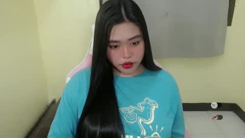 Snapshot of lhara_cumming chatting on 03.02.25 LHARA online show from 03.02.25