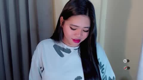 Snapshot of lhara_cumming chatting on 10.23.25 LHARA online show from 10.23.25