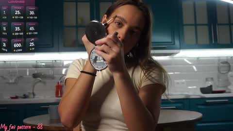 Snapshot of li_queen_ chatting on 12.12.24 Hey Im Alexa tg online show from 12.12.24