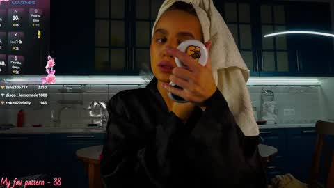 Snapshot of li_queen_ chatting on 12.27.24 Hey Im Alexa tg online show from 12.27.24