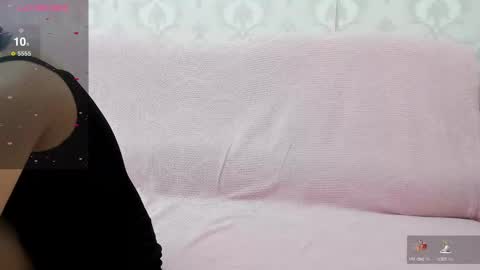 Snapshot of lia1243756 chatting on 03.04.25 LEANNAA online show from 03.04.25