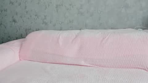 Snapshot of lia1243756 chatting on 10.26.25 LEANNAA online show from 10.26.25