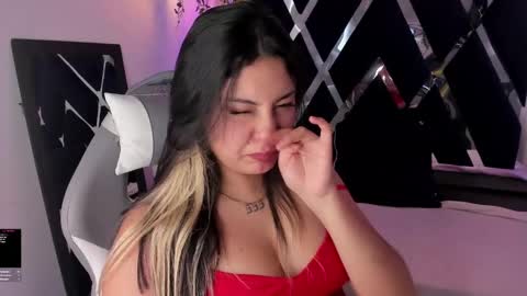 Snapshot of lia_14_ chatting on 01.08.25 Lia  online show from 01.08.25