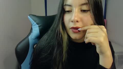 Snapshot of lia_14_ chatting on 03.04.25 Lia  online show from 03.04.25