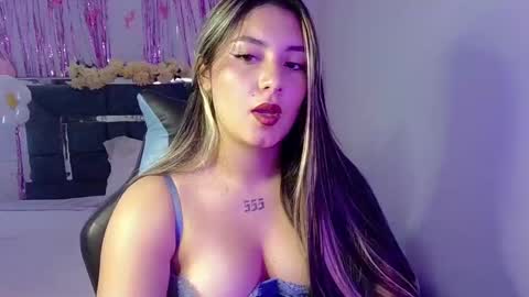 Snapshot of lia_14_ chatting on 10.02.25 Lia  online show from 10.02.25