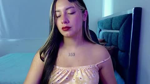 Snapshot of lia_14_ chatting on 10.19.25 Lia  online show from 10.19.25