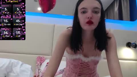 Lia online show from 02.14.25