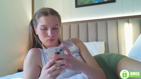 Snapshot of lia_flores chatting on 03.27.26 Lia online show from 03.27.26