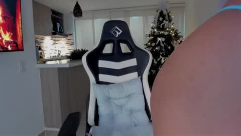 Lia online show from 12.16.25