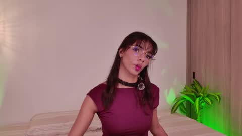 Snapshot of lia_girl2 chatting on 05.01.26 Lia online show from 05.01.26
