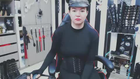 Snapshot of lia_izumy chatting on 12.21.24 . online show from 12.21.24