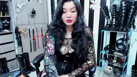 Snapshot of lia_izumy chatting on 02.15.25 . online show from 02.15.25