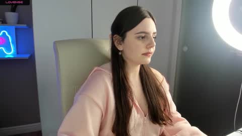 Snapshot of lia_lil chatting on 09.29.25 Lia online show from 09.29.25