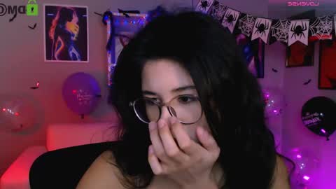 Snapshot of lia_make_love chatting on 10.29.25 lia_make_love online show from 10.29.25