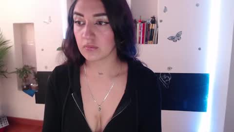 Snapshot of lia_mitch chatting on 12.10.24 Lia Mitch online show from 12.10.24