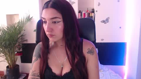 Snapshot of lia_mitch chatting on 03.05.25 Lia Mitch online show from 03.05.25