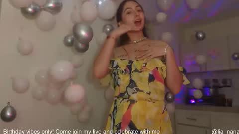 Snapshot of lia_nanami chatting on 10.23.25 Lia online show from 10.23.25