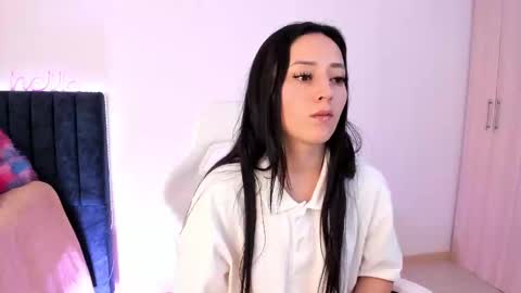 Snapshot of lia_queen610 chatting on 01.06.25 Little Queen Lia  online show from 01.06.25